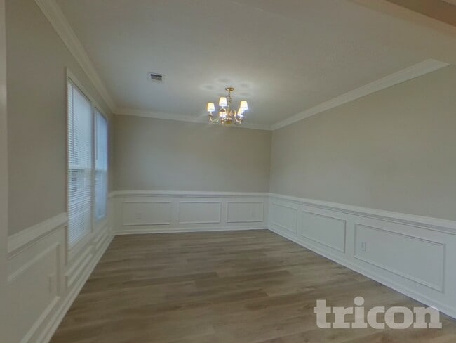 Building Photo - 2440 Lunetta Ln