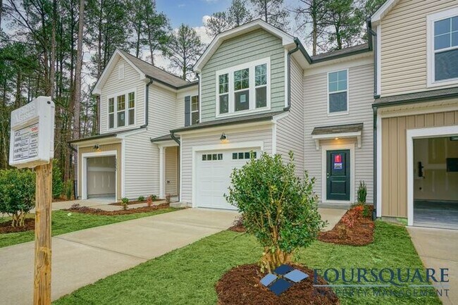 Foto del edificio - End-unit Townhouse | Sunroom | Back Patio ...