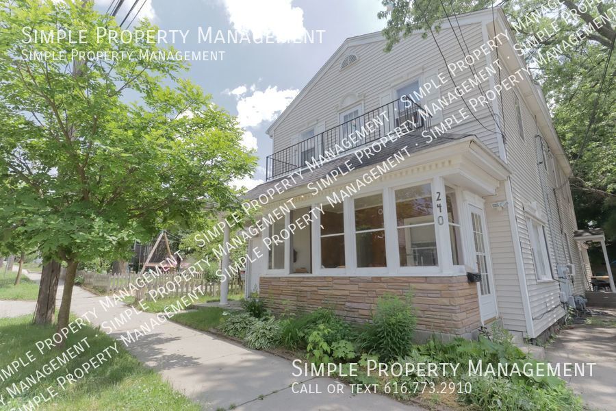 Foto principal - 242 Page St NE