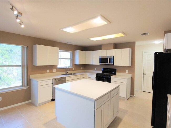Building Photo - 1101 Wood Creek Dr