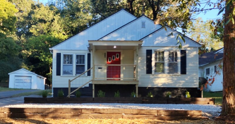 Foto principal - 218 E Lelia St