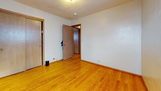 Foto del edificio - Home in north-central Ames - AVAILABLE NOW