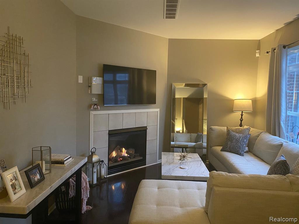 824 Lothrop St Unit 25/BG5, Detroit, MI 48202 Condo for Rent in Detroit, MI