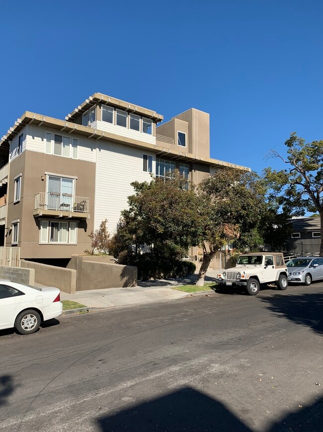 Building Exterior - 10717 Lawler St
