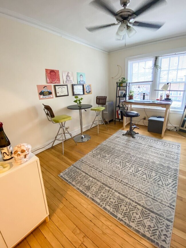 Foto del edificio - 1605 W Sunnyside Ave