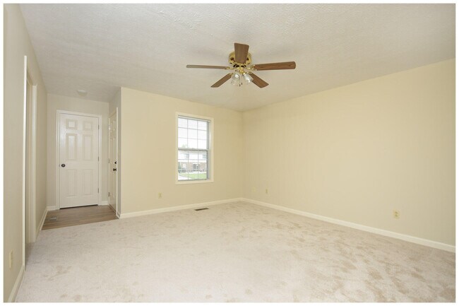 Foto del edificio - 107 Oakmont Ln