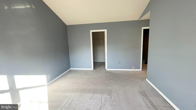 Building Photo - 505 Edmonton Terrace NE