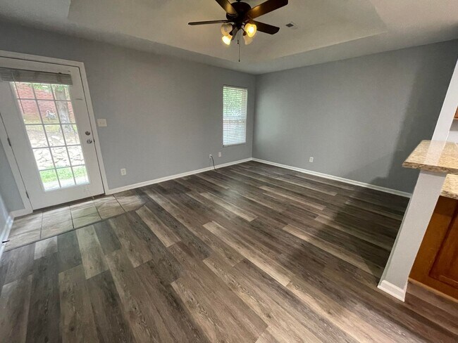 Foto del edificio - 213 Timbercreek Way