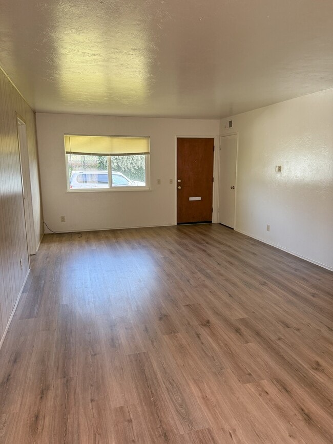 Building Photo - 1151 Madrone Way