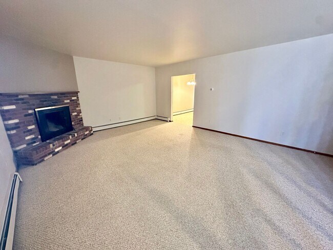 Building Photo - 745 Nyssa Dr