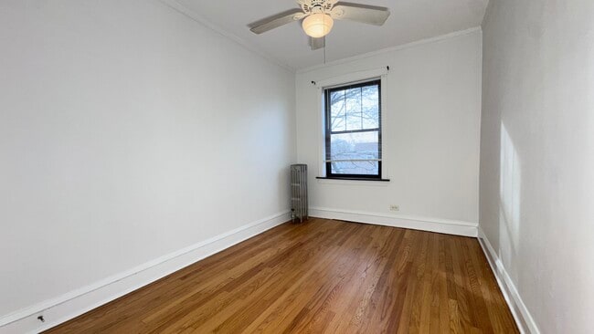 Bedroom - North Wolcott Ave