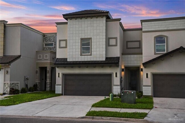 Building Photo - 2229 Corales St