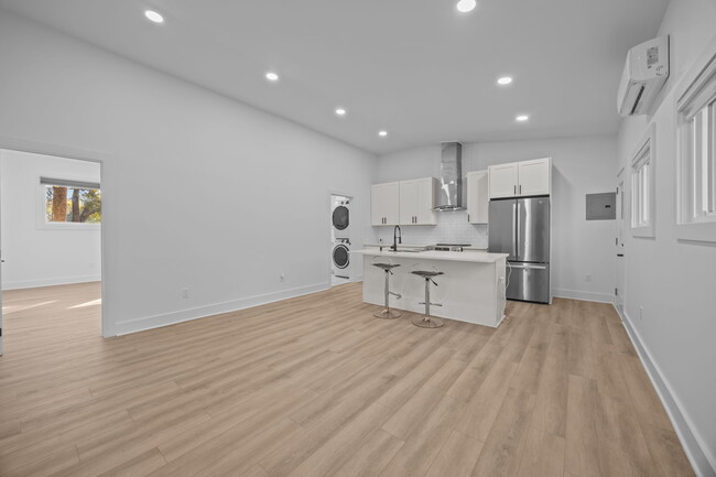 Foto del edificio - 8625 Cedarbrook Dr