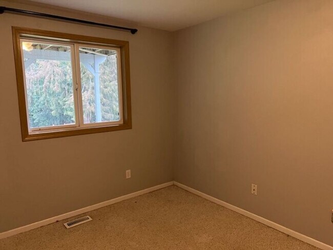 Foto del edificio - 26525 Fox Hill Dr N