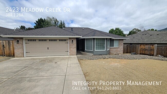 Foto del edificio - 2423 Meadow Creek Dr