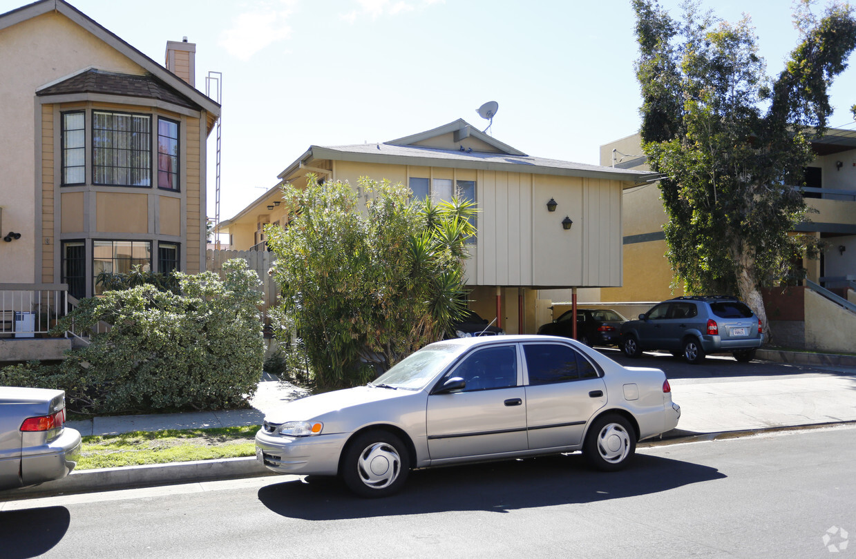 Building Photo - 1146 Stanley Ave