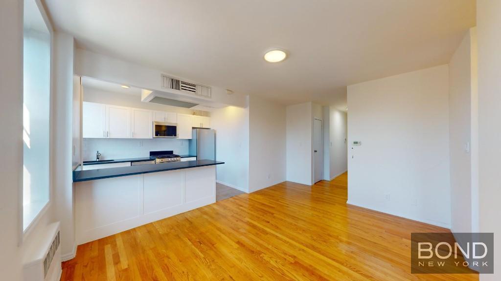 Foto principal - 240 Waverly Pl