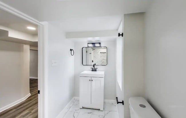 Foto del edificio - 1 Maple Ave