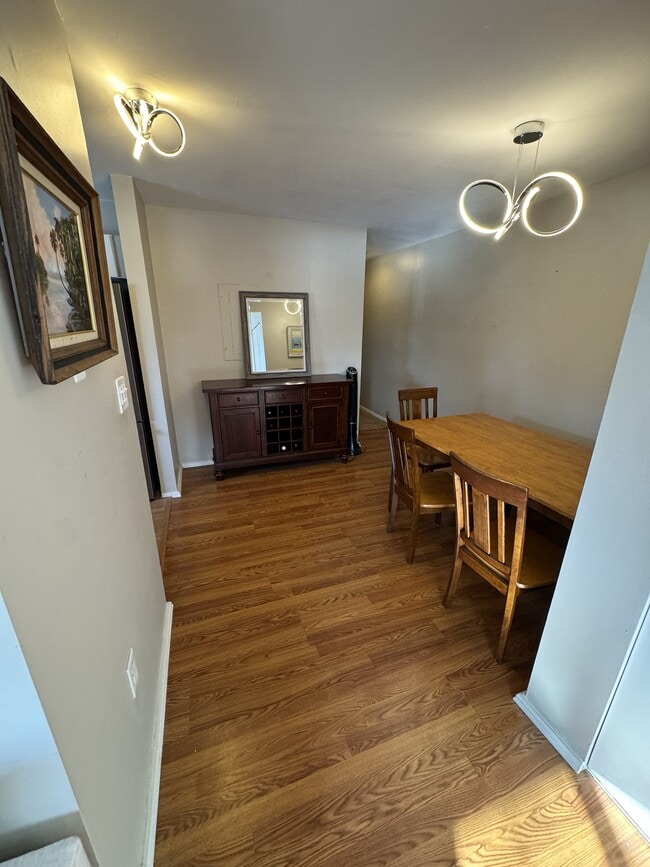 Building Photo - 18 Ocean St