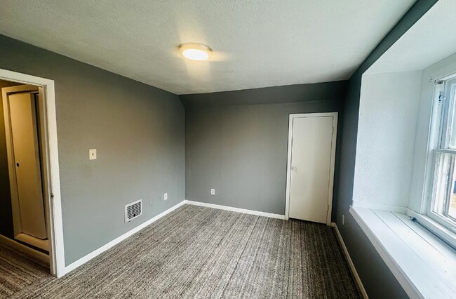 Foto del edificio - Spacious 3-Bedroom Home