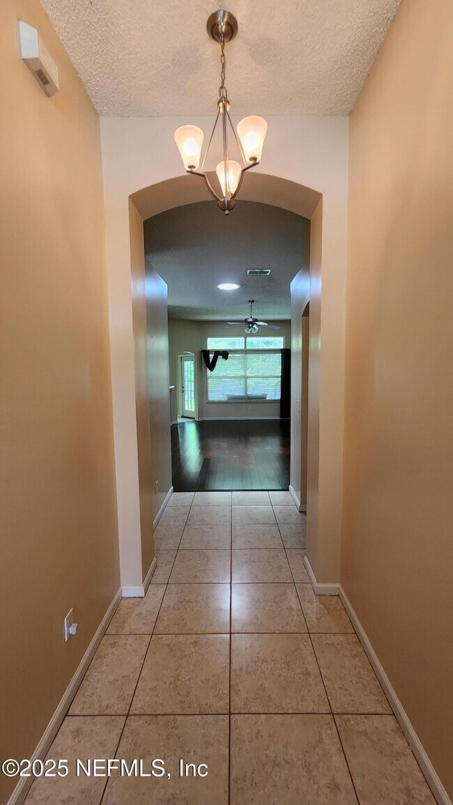 Foto del edificio - 256 Southlake Dr