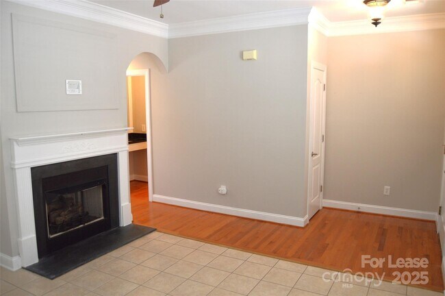 Foto del edificio - 21330 Pine St