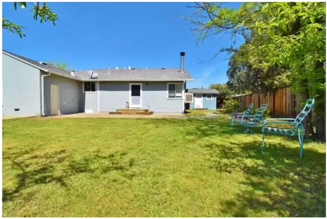 Building Photo - 1680 Waltham Rd