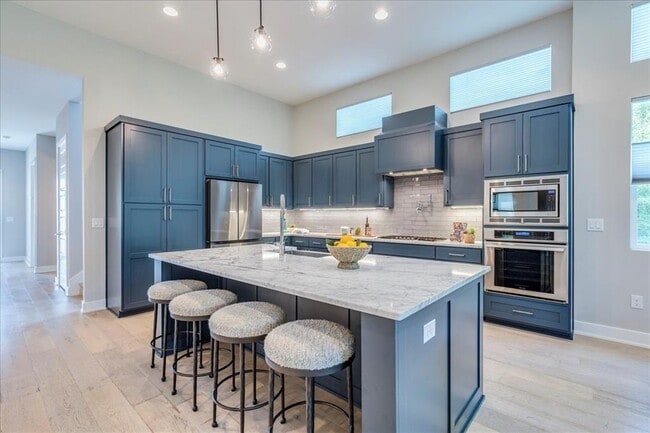 Building Photo - 3004 Hunt Trail