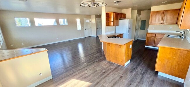 Photo - Modern 3-Bed Duplex with Hilltop Views and... House