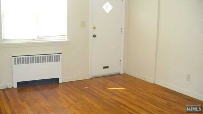 Building Photo - 416 Palisade Ave