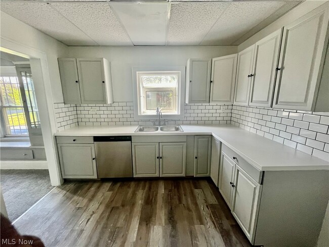 Foto del edificio - 3040 E 126th St