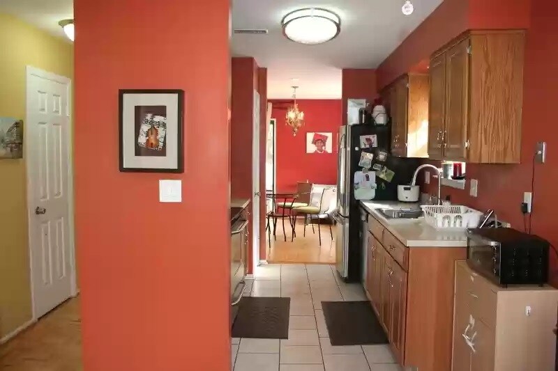 Primary Photo - 98 Saint Anns Ct