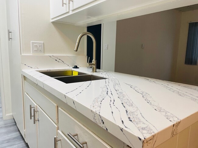 Counter Tops - St. Andrews Place Apartments