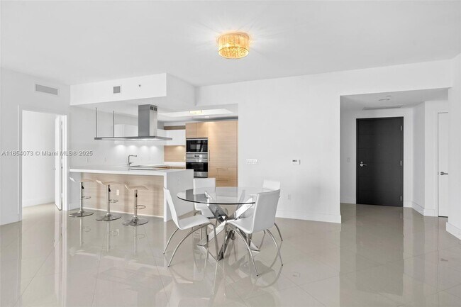 Building Photo - 17301 Biscayne Blvd