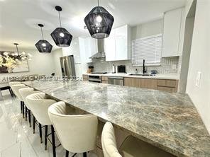Foto principal - 313 Southwest 7th Court, Hallandale Beach,...