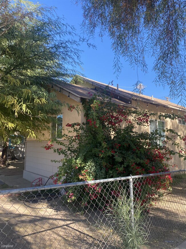 Building Photo - 2 br, 1 bath House - 250 S Imperial Ave