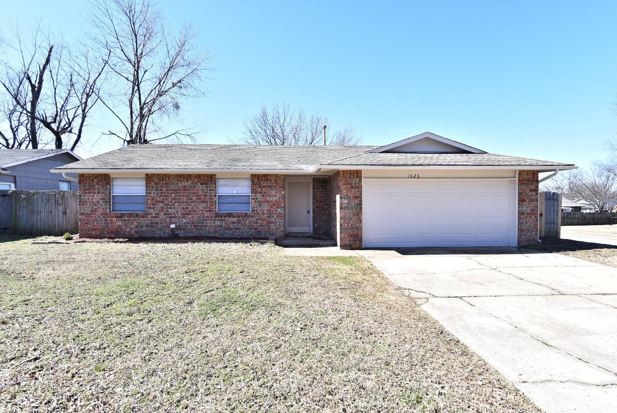 Foto principal - 1626 S Redbud Ave