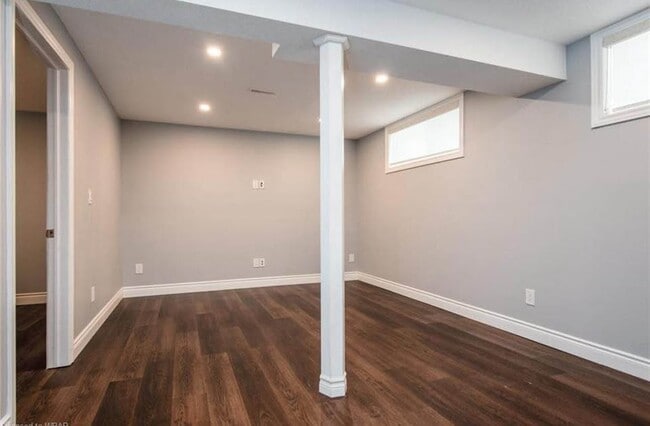 Building Photo - 35 Lemon Grass St