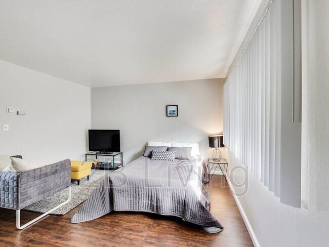 Foto del edificio - 1002 E 23rd St
