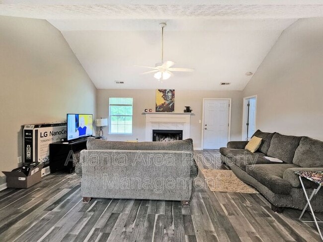 Building Photo - 148 Willow Springs Ln