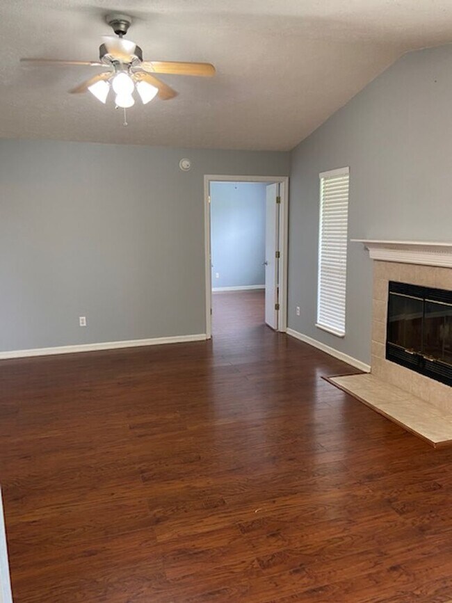 Foto del edificio - Gorgeous 3 Bedroom 2 Bath House!