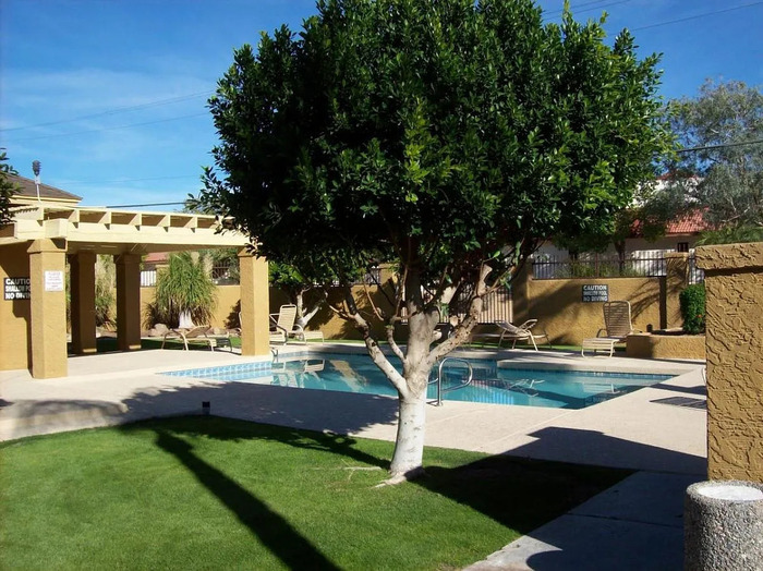 Foto principal - Beautiful Scottsdale townhome. One car gar...