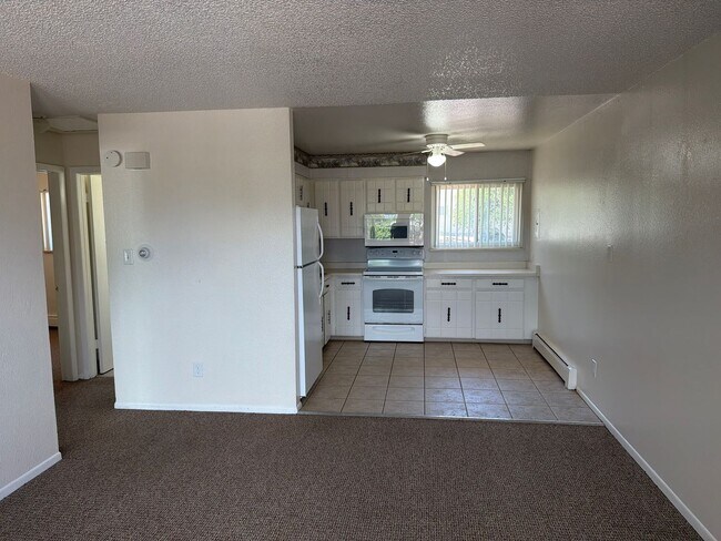 Building Photo - 1447 Nokomis Dr