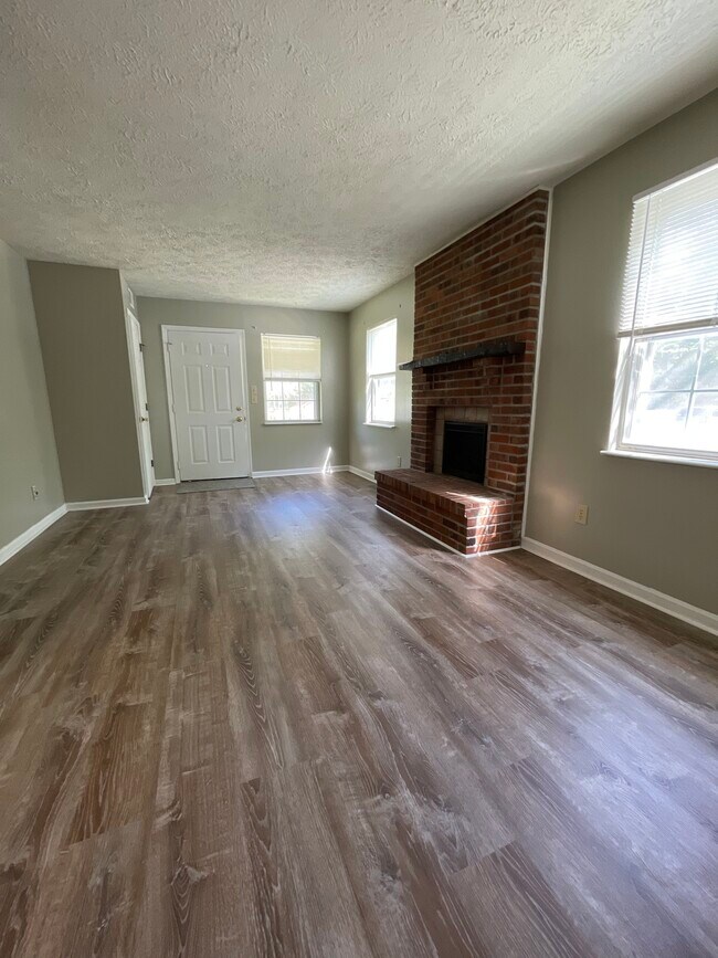 Building Photo - 1301 Millerwood Ct