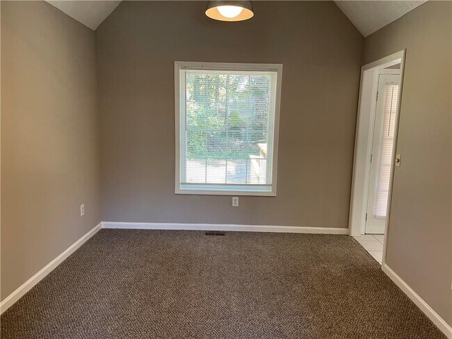 Building Photo - 854 Grindstone Dr SW