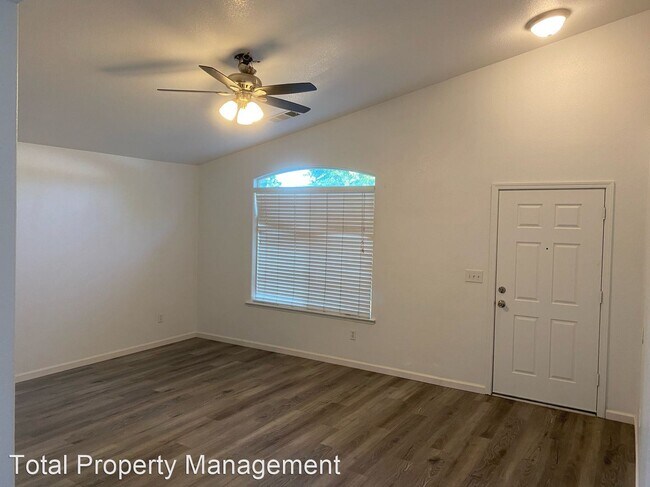Building Photo - 3 br, 2 bath House - 221 Cumberland St.