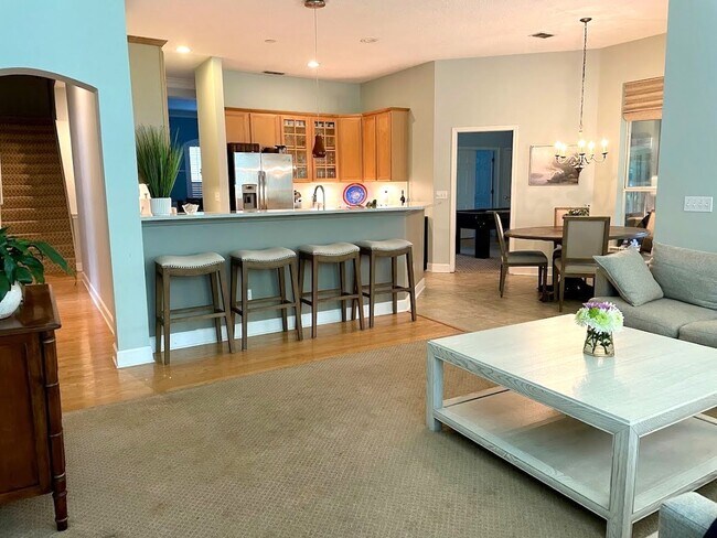 Breakfast Bar - 216 S Mill Ridge Trl