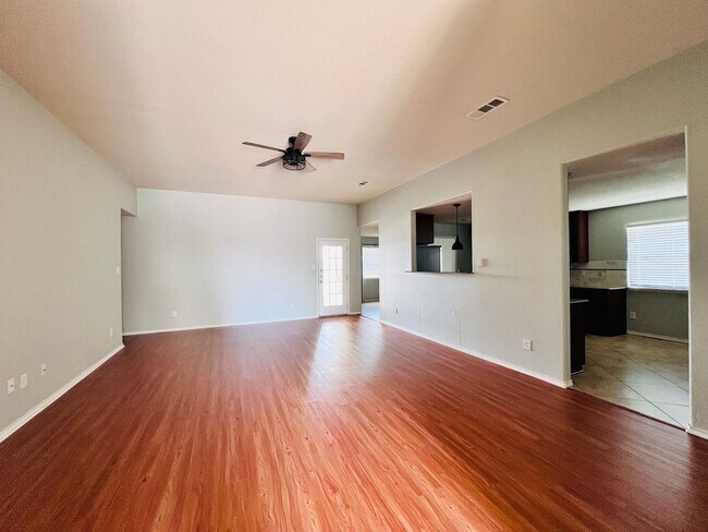 Building Photo - Trimmier Estates Beauty!