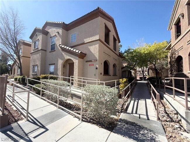 Foto del edificio - 3915 Legend Hills St