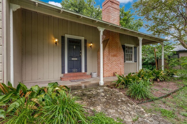 Foto del edificio - CHARMING ALAMO HEIGHTS COTTAGE